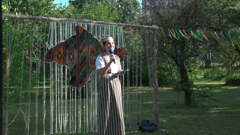 Левіза сад.jpg