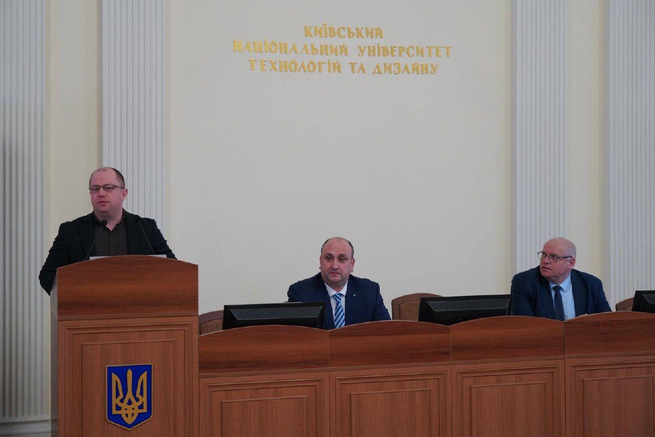 photo_5375532492053484720_y (1).jpg