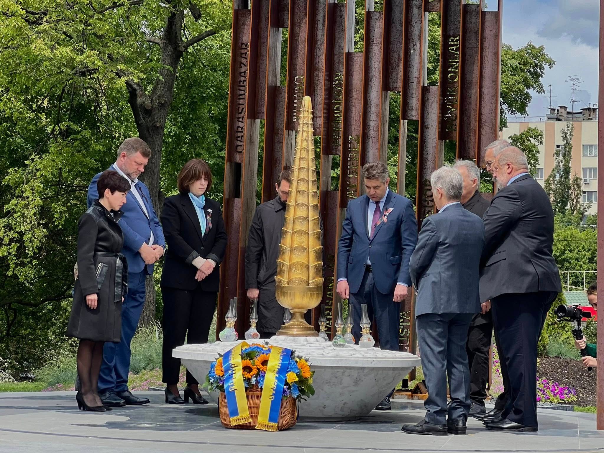 вшанували 18.05.jpg